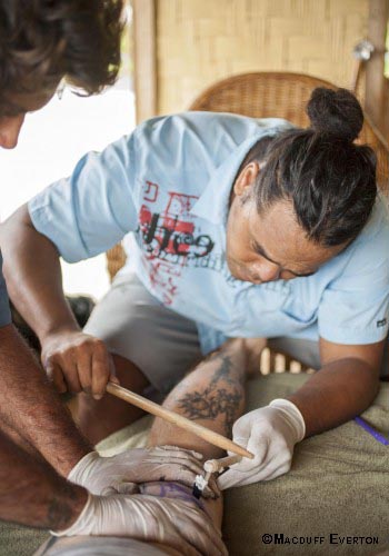 Peter Suluape Samoan Tatau Artist Tattooing Editorial Stock Photo - Stock  Image | Shutterstock Editorial